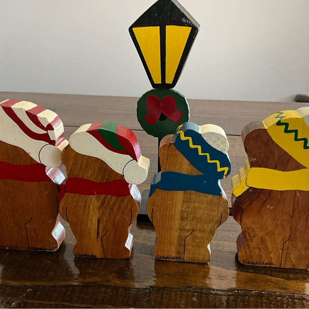 Vintage Lot of 4 Wooden Christmas Teddy Bear Carolers Lamp Post - Picture 5 of 12